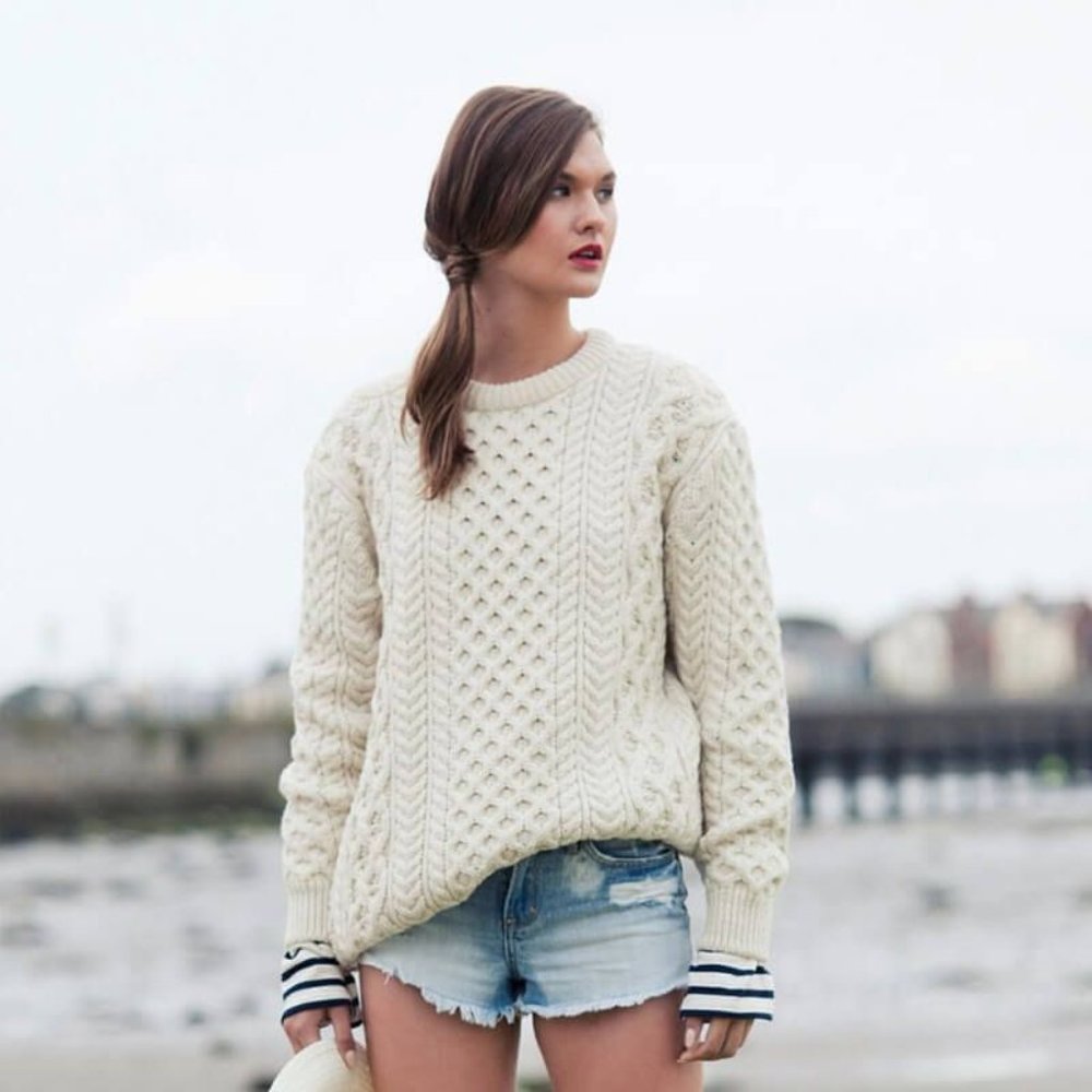 Woman's Lightweight Crew Neck Irish  Sweater  Ecru/cream  Size Small